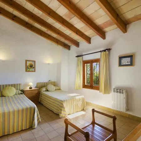 Sleeps 4 With Pool Air Con And Wifi Villa Pollenca
