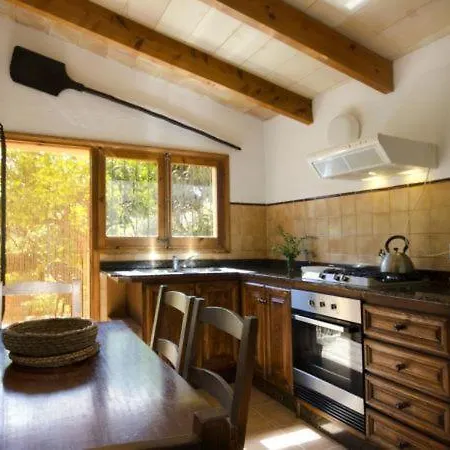 Sleeps 4 With Pool Air Con And Wifi