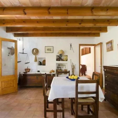 Sleeps 4 With Pool Air Con And Wifi Pollenca